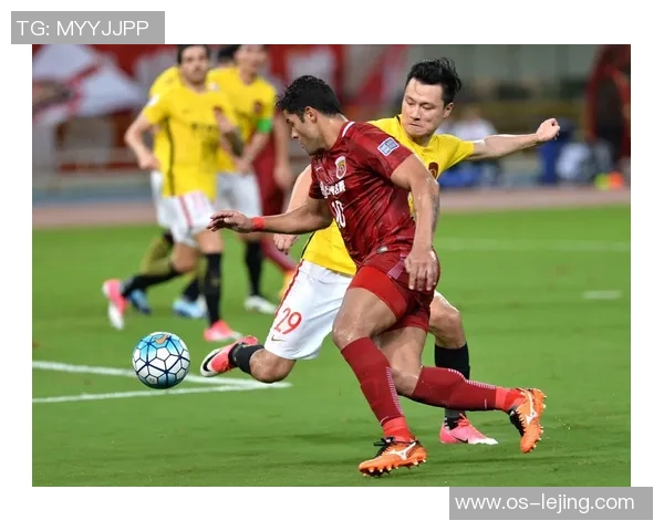 2017年上港与恒大巅峰对决回顾：激情四溢的中超经典之战